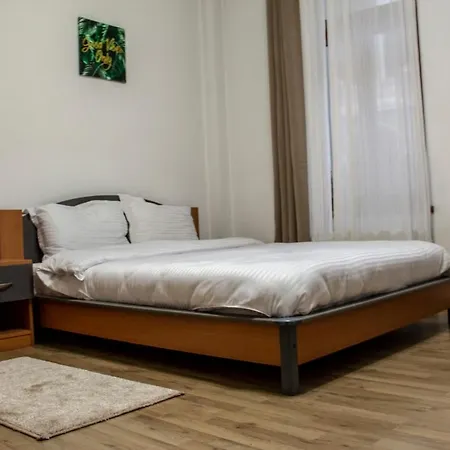 Happy Hotel Bucarest