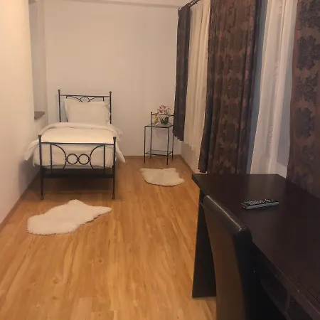 Happy Hotel