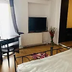 Happy Hotel