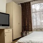 Happy Hotel 2*