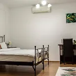 Ξενοδοχείο Happy